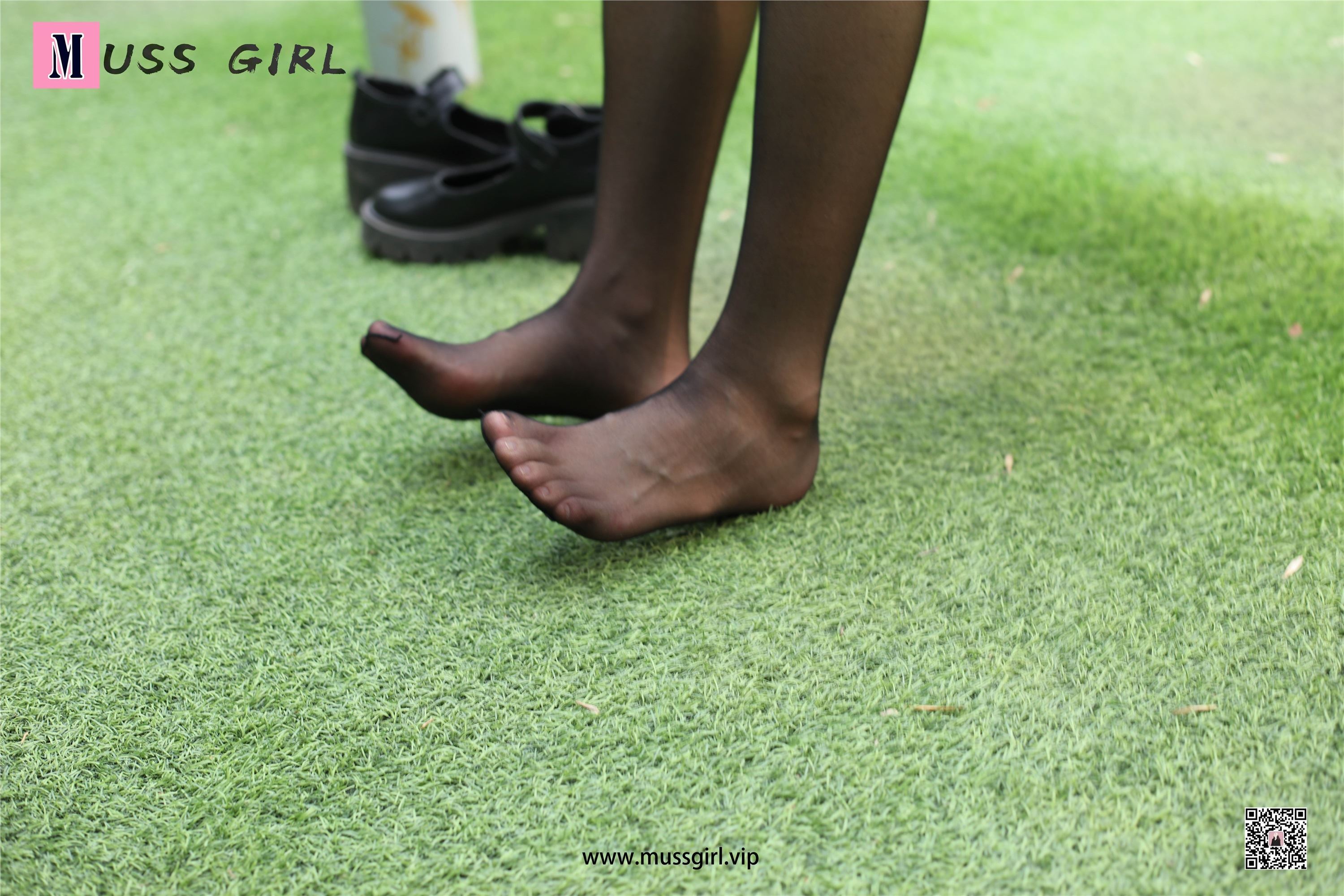 MussGirl慕丝女郎  NO.216 草地JK制服黑丝4